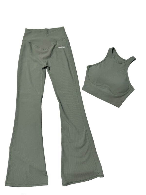 Conjunto deportivo Flare Pants