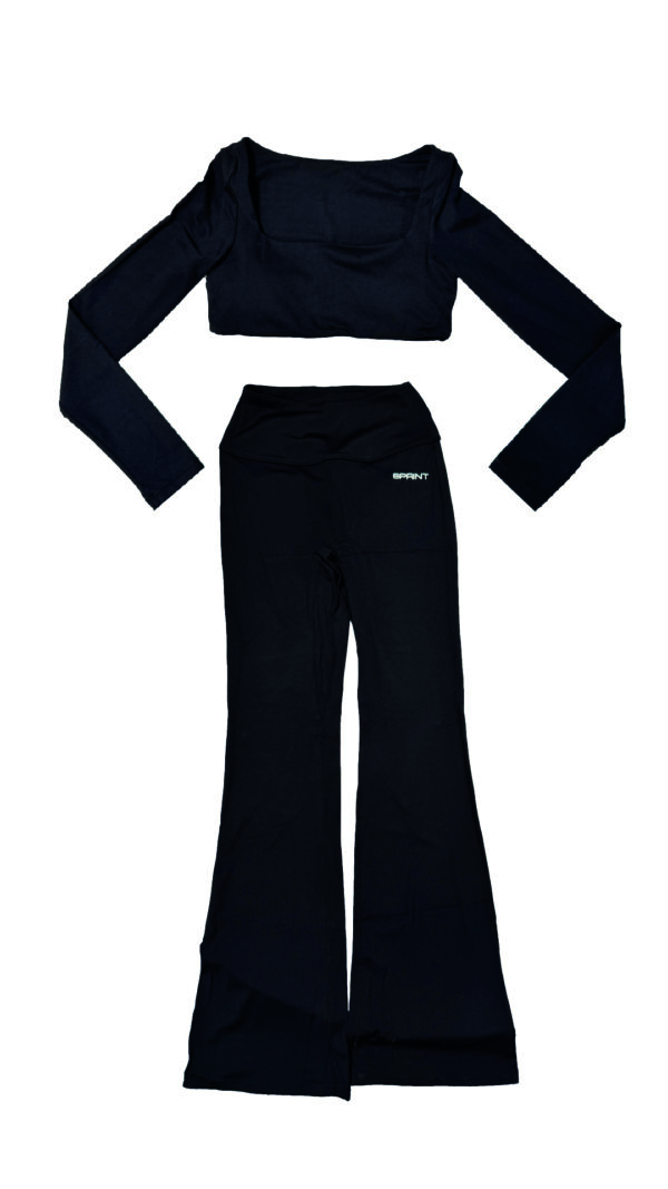 Conjunto deportivo flare pants