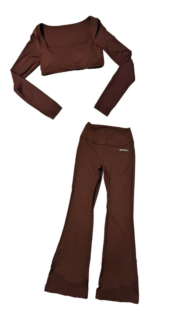 Conjunto deportivo Flare Pants